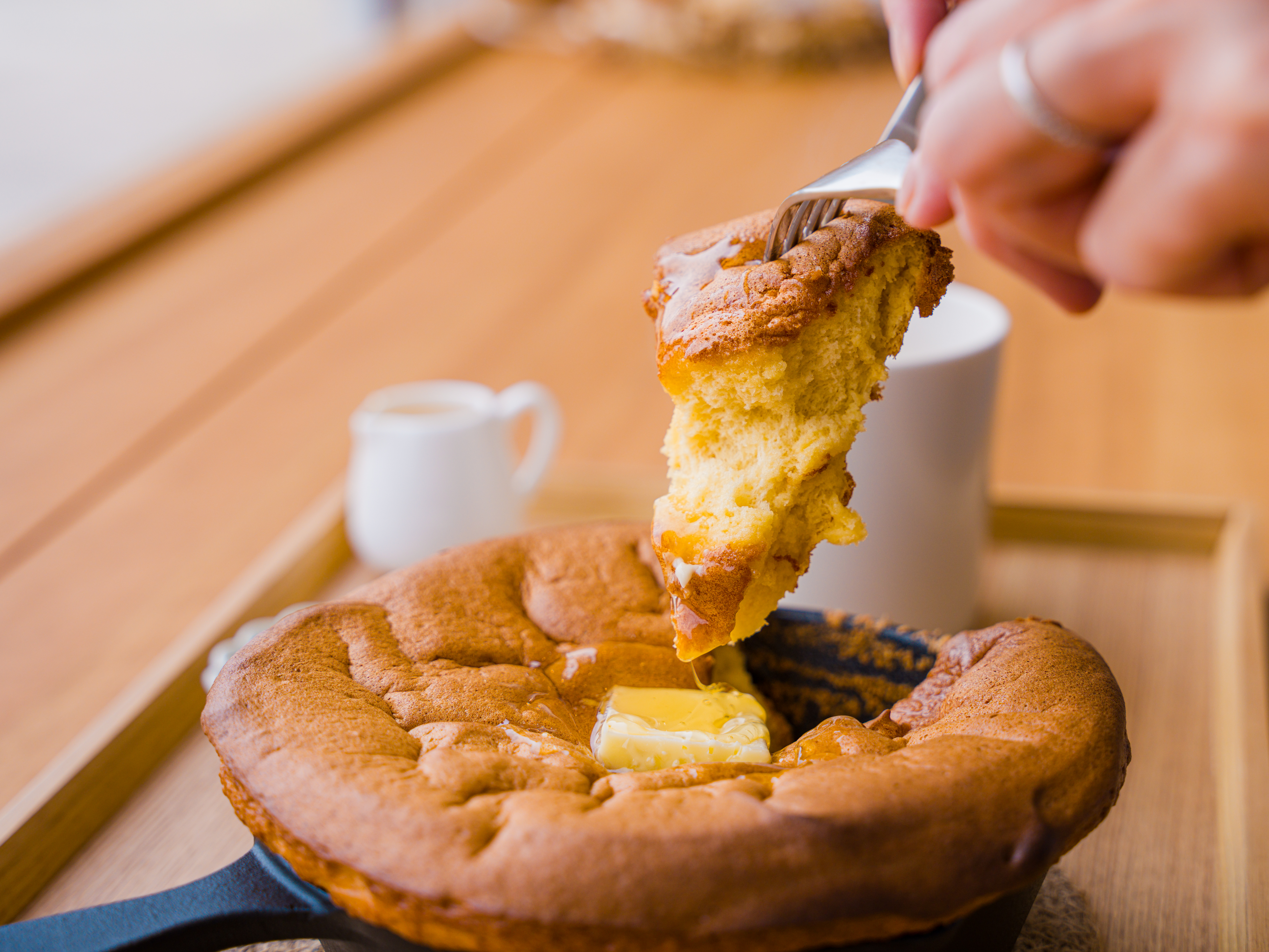 パンケーキを切る